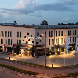 Otel Modi, Dachau
